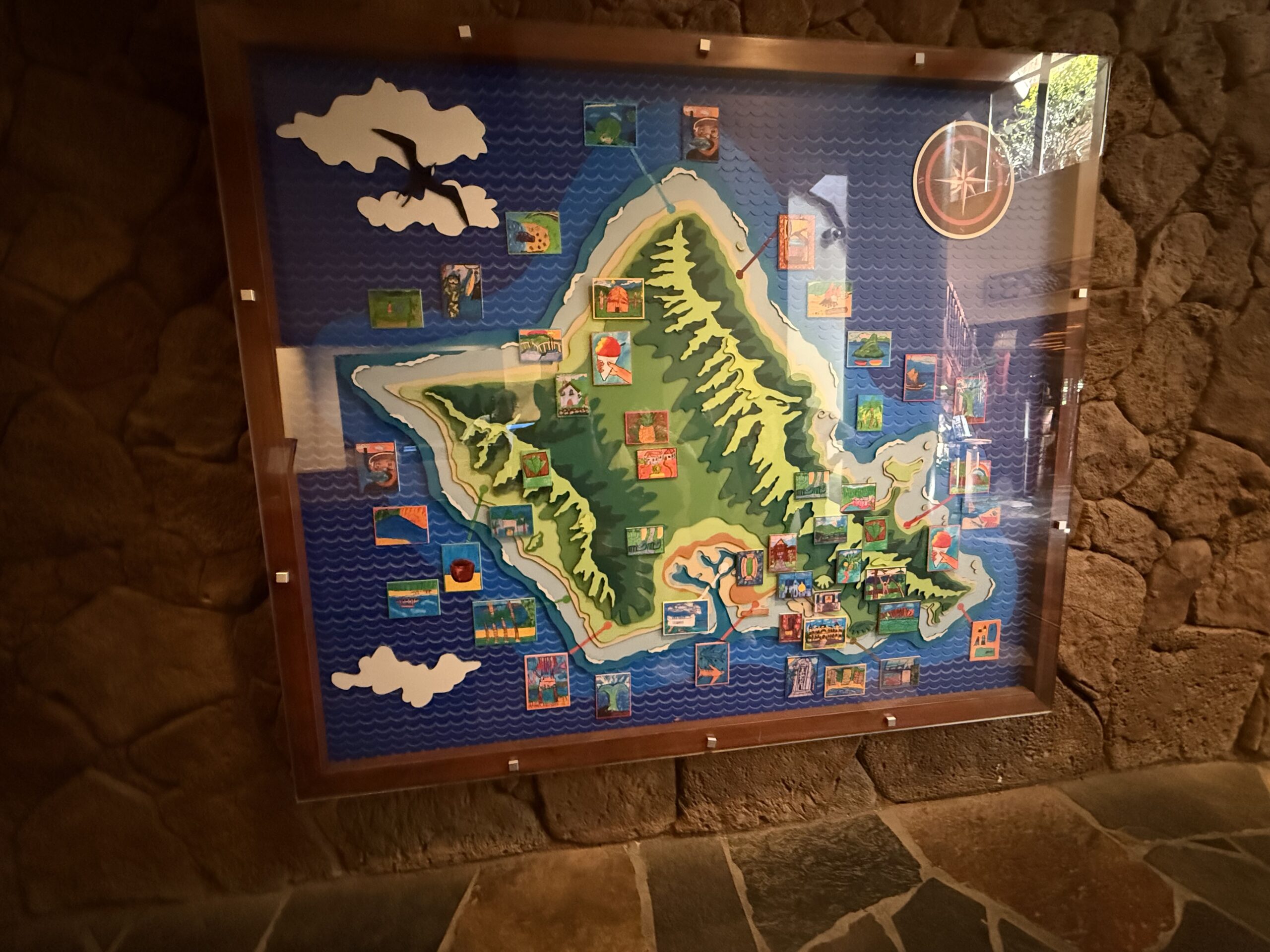 アウラニ館内にあるオアフ島の観光地マップ