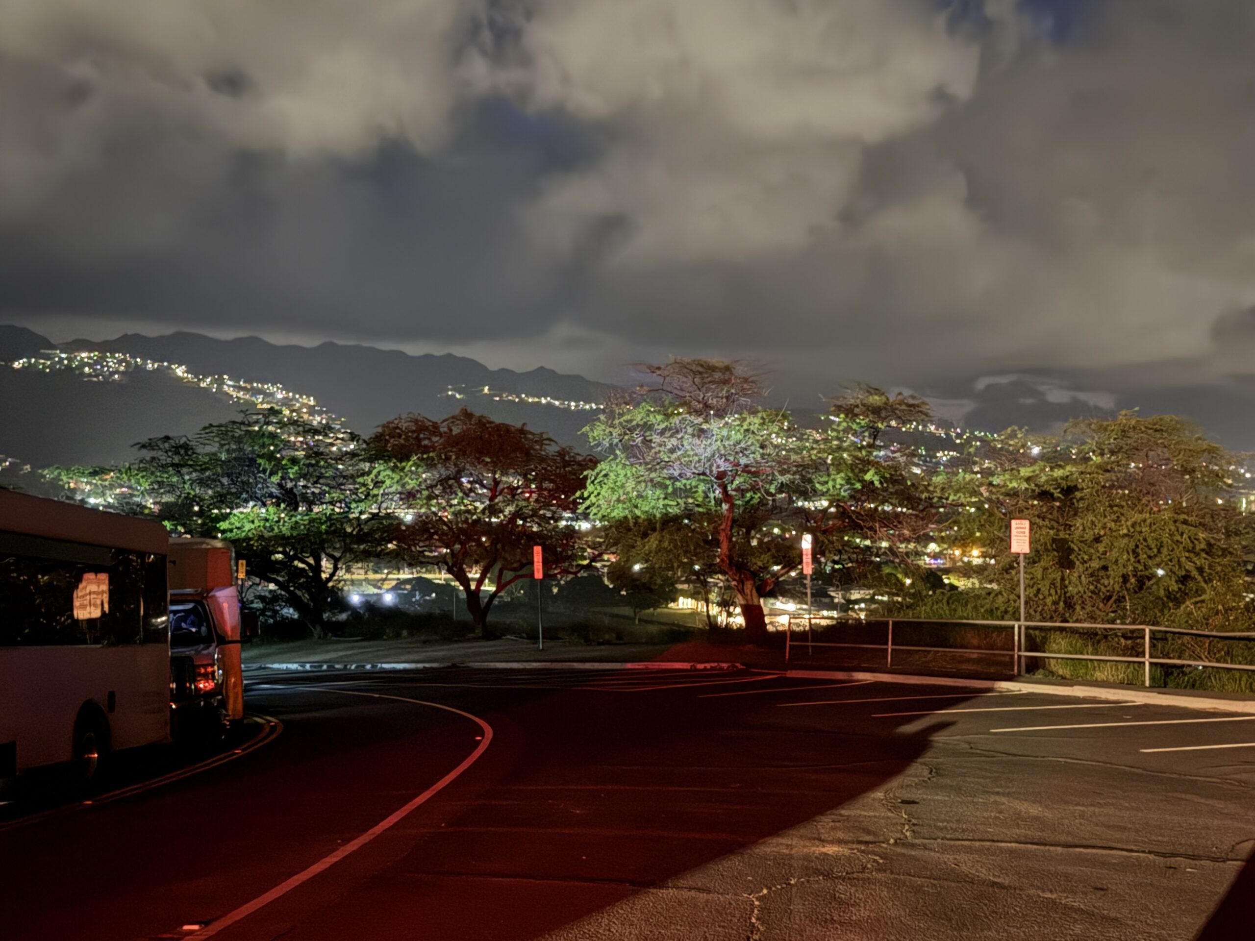 ダイヤモンドヘッドの早朝の様子