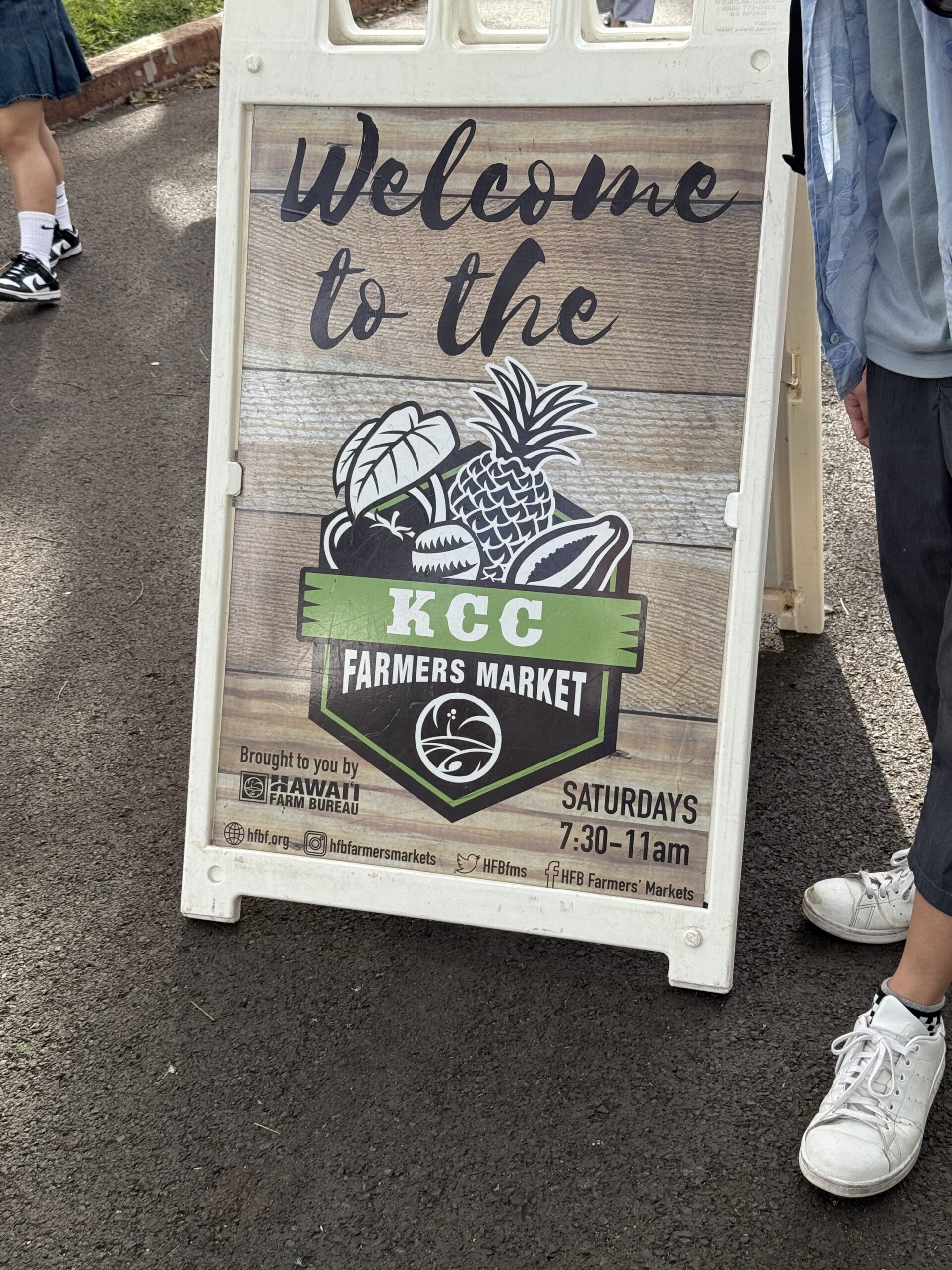 KCCファーマーズマーケットの看板